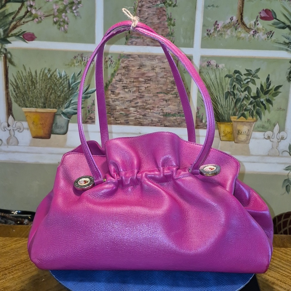 Bvlgari: Fushia Leather Twist Shoulder Bag.Very Nice Cond. L.14"xH.10"×D.9". - Picture 4 of 16